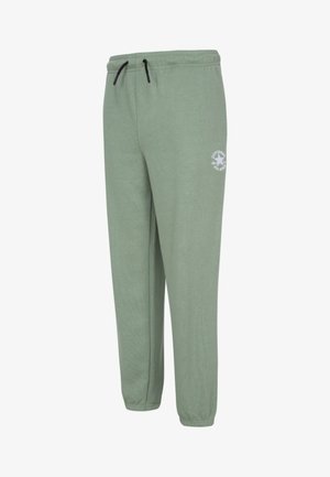 Pantalones jogging verdes de tela suave, con cintura con cordón, piernas estrechas y un logo blanco en el muslo izquierdo.
