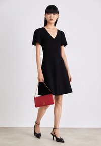 DKNY FIT AND FLARE FLUTTER - Kampsunkleit - black