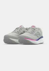 New Balance FRESH FOAM X EVOZ V4 - Utcai futócipők - grey matter