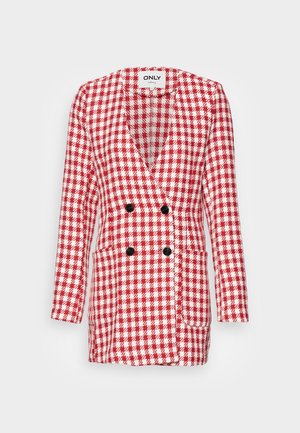 Blazer cruzado de cuadros rojos y blancos con botones negros, mangas largas y dos bolsillos delanteros, presentado sobre fondo blanco.