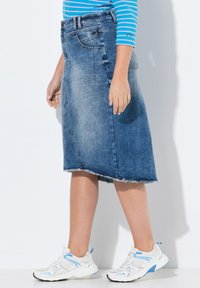LAURASØN POCKET - Jeanskjol - blue denim
