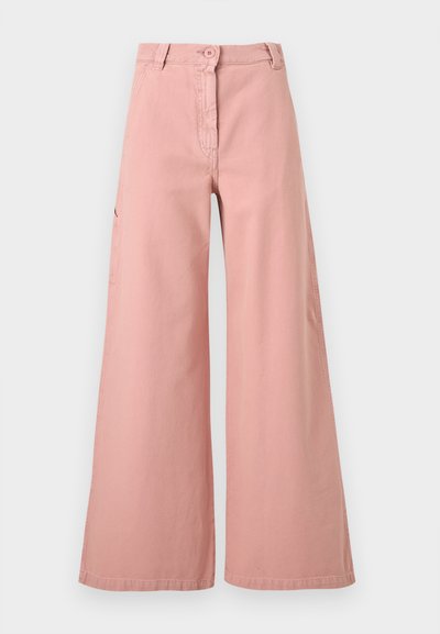 Ψηλόμεσα παντελόνια με φαρδιά μπατζάκια σε απαλό ροζ χρώμα, με κούμπωμα κουμπιών και φερμουάρ μπροστά, θηλιές για ζώνη και πλαϊνές τσέπες.