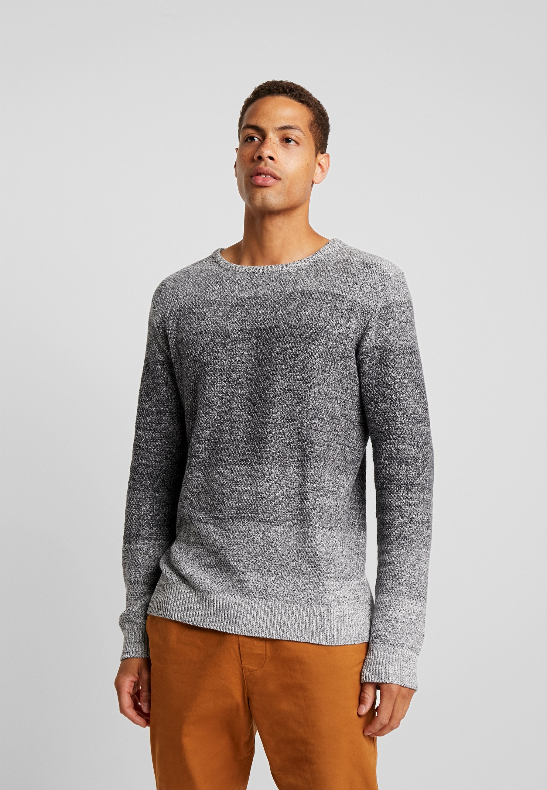 Blå Solid Salg | Herre | Tilbud på sko og klær hos Zalando Solid JOEY O-NECK POCKET - Strikkegenser - navy mela