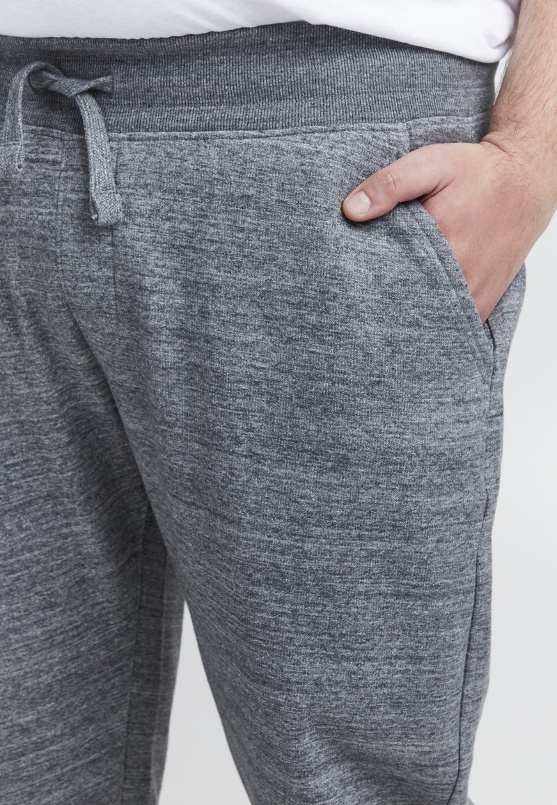 Herren Trainingsanzüge | Blend BT LELNO Jogginghose pewter mix/grau - LO15905 Herren Trainingsanzüge | Blend BT LELNO Jogginghose pewter mix/grau - LO15905
