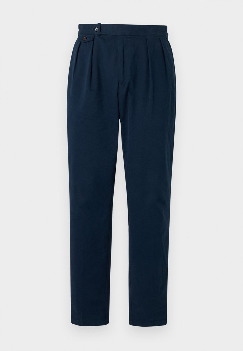 Pantalon bleu marine en coton, avec devant plat orné de deux plis, fermeture latérale par bouton, et jambes fuselées à texture lisse.
