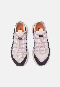 Adidas Terrex VOYAGER 21 TRAVEL - Túracipők - putty mauve/silver dawn/amber tint