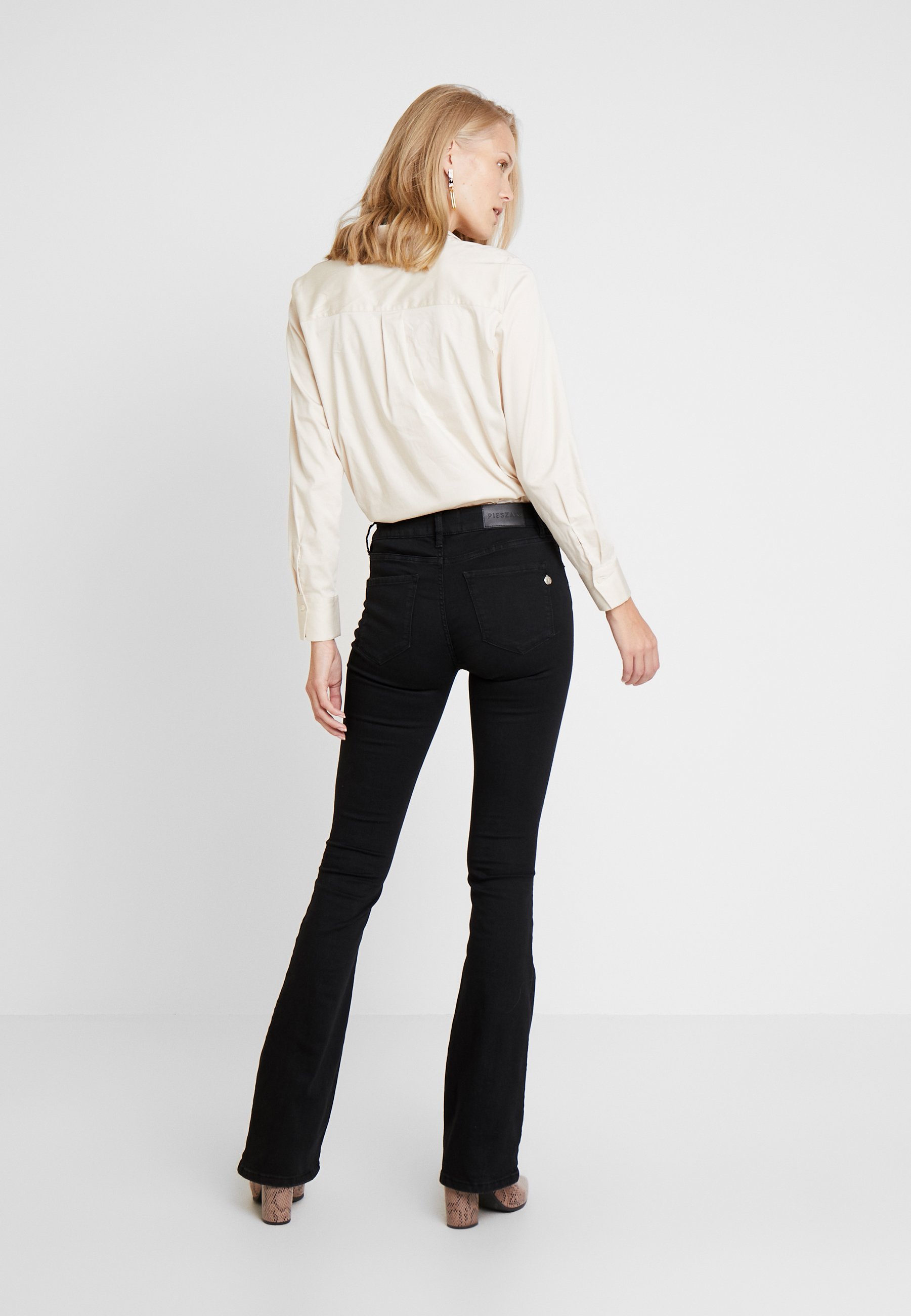pieszak flared jeans