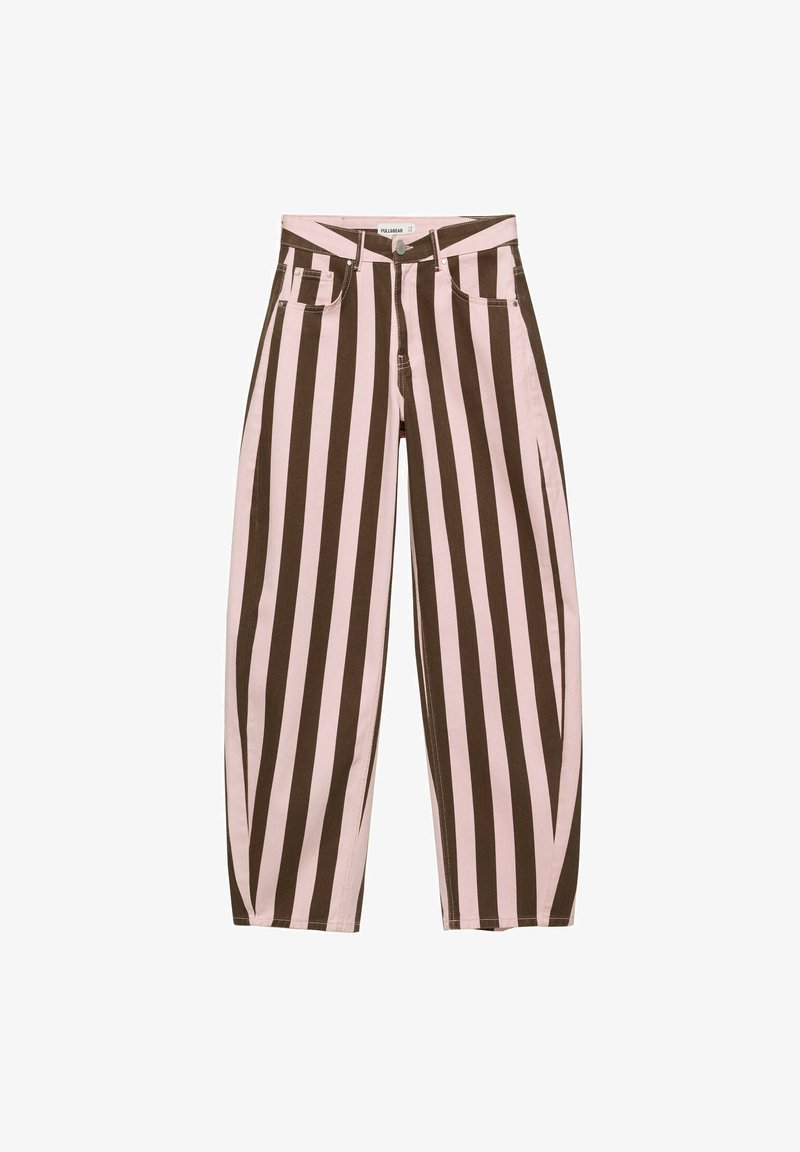 Pantalon taille haute à larges rayures verticales alternant rose clair et marron foncé, avec poches avant et passants de ceinture.