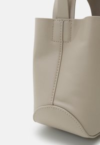 Gina Tricot Torebka