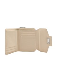 Beżowy portfel o gładkiej fakturze, z wieloma przegródkami na karty, zamknięciem na zamek błyskawiczny oraz zatrzaskiem w składanym fasonie.