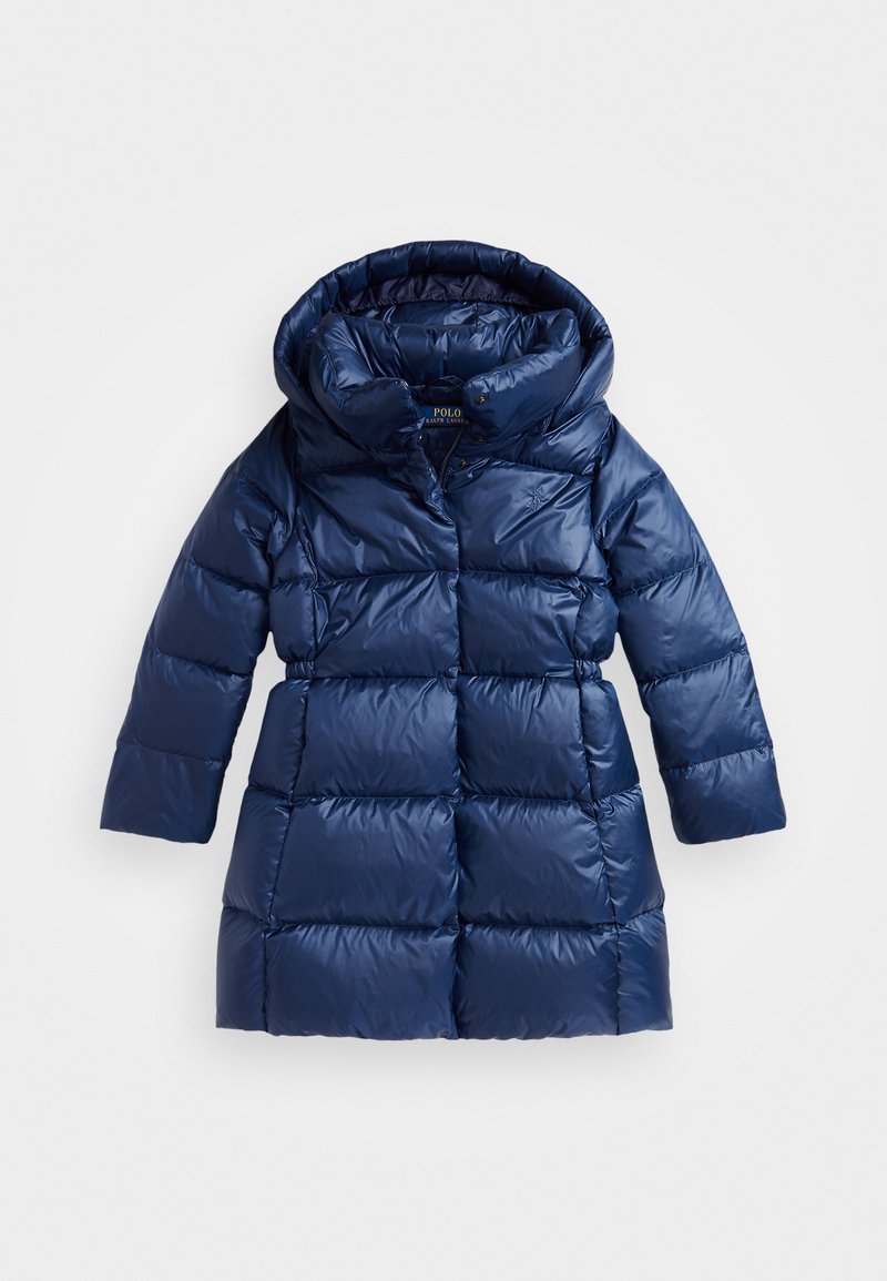 Tumedat sinise värvi puffjakki kõrge kraega, läikiv kaitse, pikad varrukad ja A-laiuses kuju. Omab nupule sulgemist.