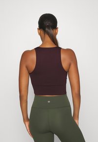 Athleta AURORA SEAMLESS CROP TANK - Top - spiced cabernet