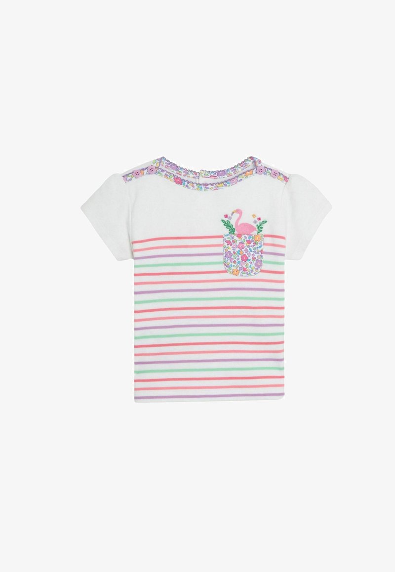 Biała koszulka z krótkim rękawem w kolorowe poziome paski. Ozdobiona kwiatowym wzorem kieszeni z różowym flamingiem oraz kolorowymi wykończeniami.