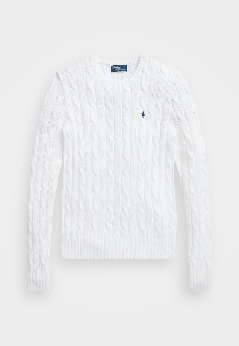 Maglione bianco a maglia intrecciata con scollo rotondo, polsini e orlo a coste, caratterizzato da un piccolo logo blu sul petto come dettaglio.