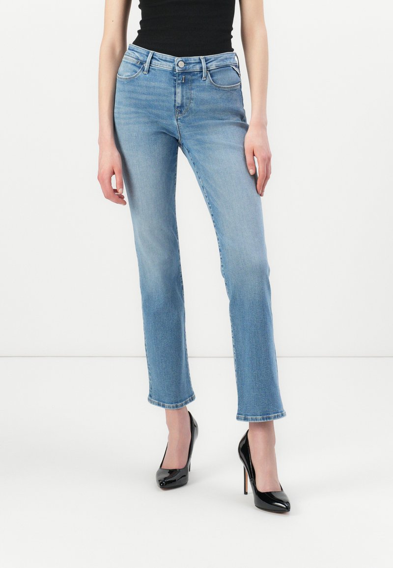 Replay ZOLIE PANTS HYPERFLEX ORIGINAL - Tiesaus kirpimo džinsai - light blue