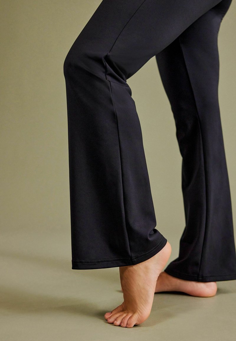Urban Goddess Cahya Flared Yoga Broek Dames