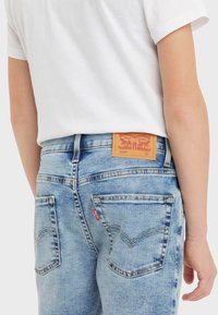 Levi's® 510 - Shorts vaqueros - on the fence w/o destruction