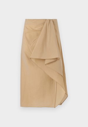 Beige rakott szoknya légies textilemből, aszimmetrikus redőzéssel, összegyűjtött derékrésszel és sima tapintással. Nincsenek látható zárók.