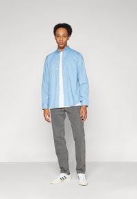 Esprit SOLID SHIRT SLIM FIT - Srajca - light blue