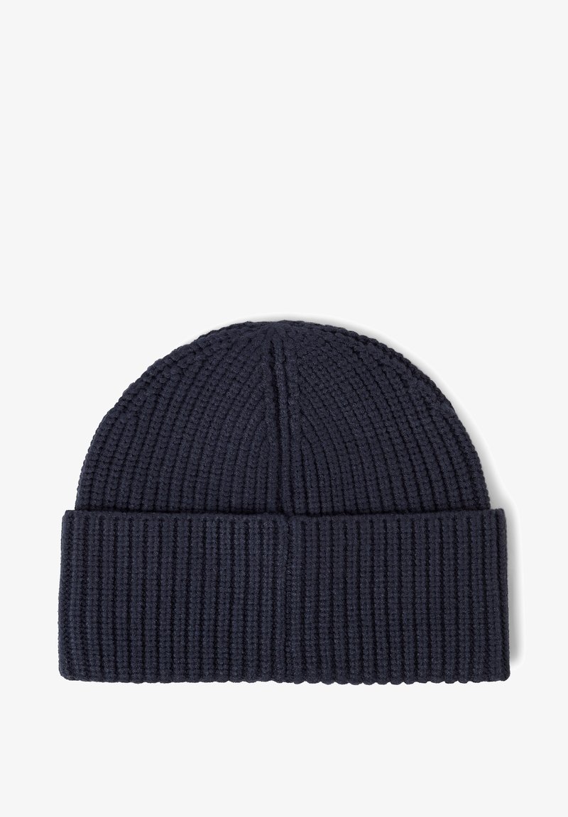 Granatowa dziana czapka beanie z prążkowanym wzorem i podwiniętym ściągaczem, o bezszwowej konstrukcji i miękkim materiale dla dodatkowego ciepła.