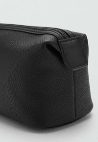 Mango Kosmetiktasker - black