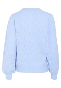 Pull en maille bleu clair avec un motif de vagues texturé, des poignets et un ourlet côtelés. Le design est décontracté avec un col rond.