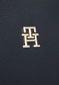 Tommy Hilfiger EMBLEM TOTE - Tote bag - space blue