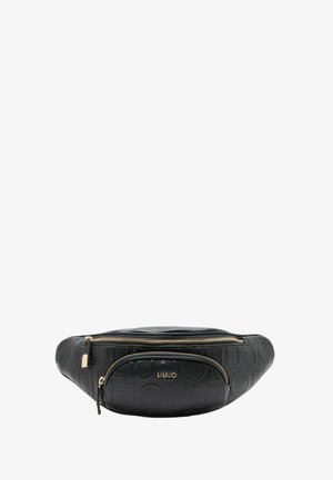 Marsupio in pelle nera con un motivo a logo impresso, caratterizzato da una cerniera dorata e una tasca frontale. Texture liscia e forma curvata.