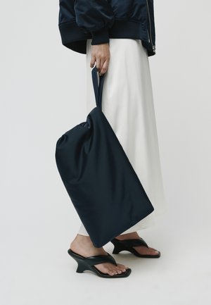 IVY OAK AMINA ROSE - Kabelka - dark navy