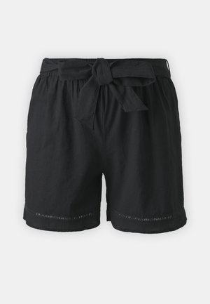 Melni lina šorti ar plašu elastīgu jostasvietu un saistītu auduma jostu. Beigās ar piešūtām apmalēm. Ikdienišķs un brīvs dizains.