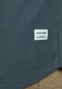 Jack & Jones JJENOA TEE CREW NECK - T-Shirt basic - asphalt