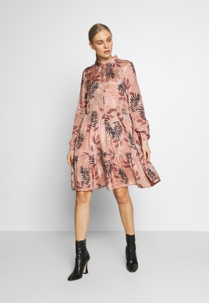 BENITTE DRESS - Skjortekjole - roebuck