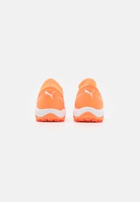 Puma ULTRA MATCH UNISEX - Rasen-Fußballschuhe - ultra orange/white/blue glimmer
