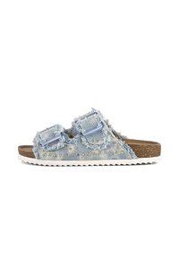 Unselected, light blue