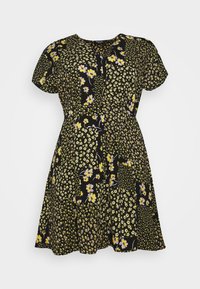 Schwarzes Kleid mit kurzen Ärmeln, das verschiedene Blumenmuster in Gelb und Lila aufweist. Material: Stoff, knielang, ausgestellter Rockdesign.