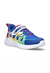 Sneakers blu e verdi con motivo a onde, dettagli rossi e suola bianca. Presentano una fascia in velcro e il logo "GEOX" sulla linguetta.