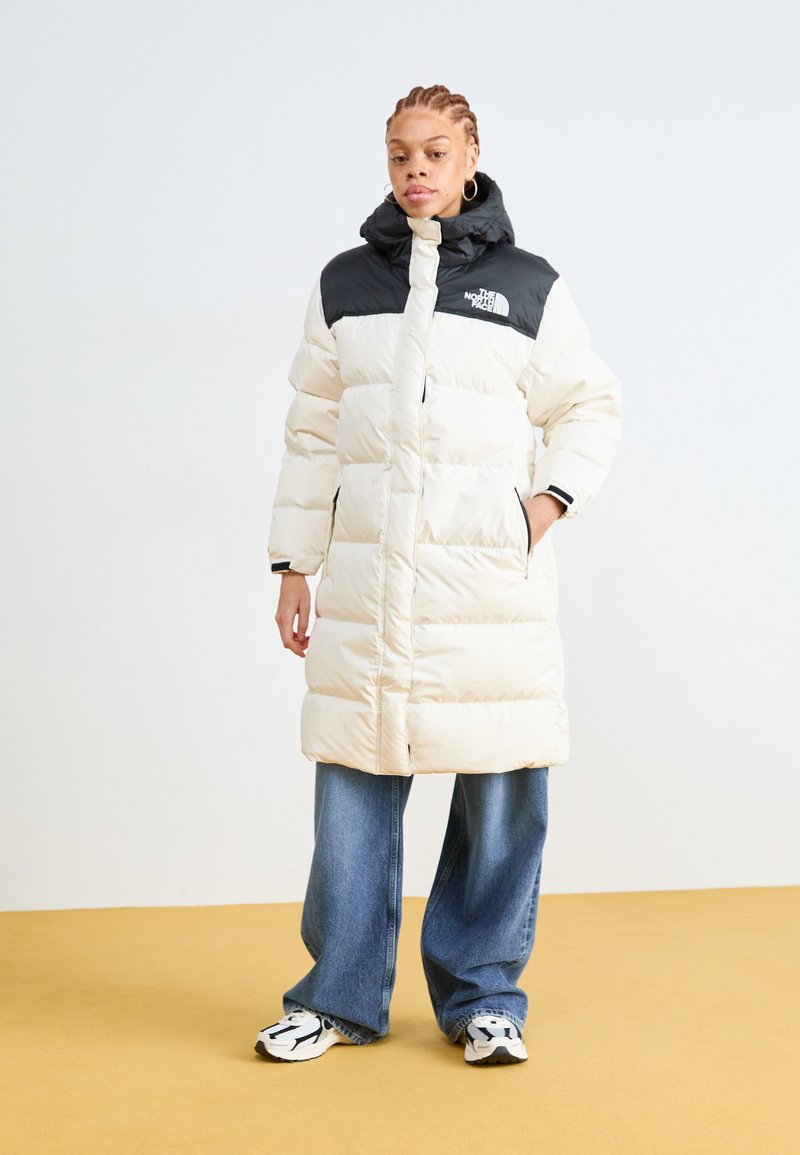 The North Face NUPTSE - Kabát z prachového peří - white dune/black
