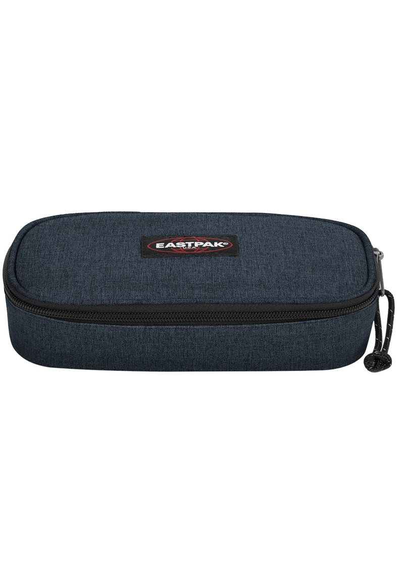 Astuccio Eastpak, forma rettangolare, tessuto blu scuro, cerniera nera, con un'etichetta logo sul davanti.