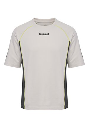 Lichtgrijs sportshirt met korte mouwen, zwarte zijpanelen, gele bies, ronde hals en "hummel"-logo in het midden van de borst.