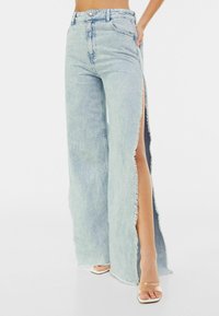 Bershka Flared jeans - light blue