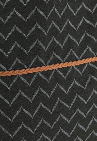 Ragwear TAG ZIG ZAG - Etuikleid - black