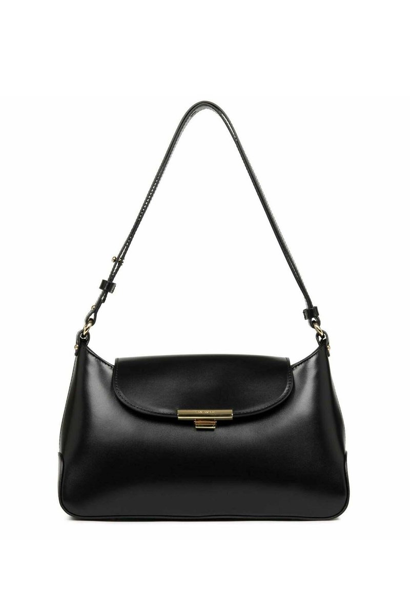 Borsa a mano in pelle nera con forma curvata, dettagli in metallo dorato e chiusura a soffietto. Presenta una sola tracolla regolabile.