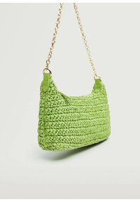 Zelená tkaná kabelka s texturovaným povrchem, oválného tvaru a řetízkovým popruhem. Obsahuje polstrované zelené akcenty na vrchu.