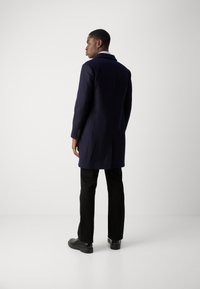 Isaac Dewhirst LONG PEA COAT - Klassischer Mantel - navy