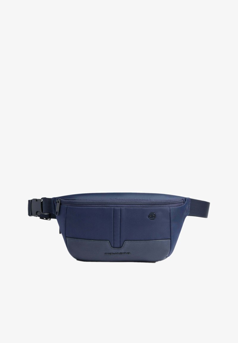 Marsupio in tessuto blu navy con una superficie liscia, compartimento principale con zip e due tasche frontali. Cinghia regolabile per una vestibilità comoda.