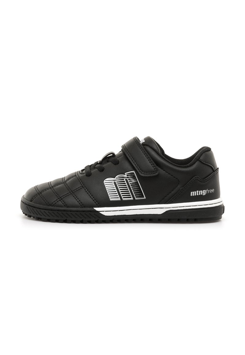 Schwarzer Sport-Schuh mit gestepptem Leder-Obermaterial, verstellbarem Riemen und Schnürverschluss. Verfügt über eine weiße Zwischensohle und Logodetails an der Seite.