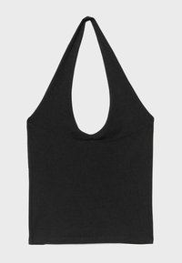 Top court côtelé noir à col halter avec un décolleté profond en U et une silhouette ajustée sur un fond clair.
