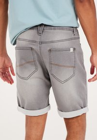 Protest PRTYLVOR - Shorts vaqueros - deep grey