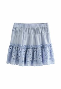 Jupe en coton bleu clair avec taille froncée, volants superposés et détails en broderie découpée. Ourlet festonné et accents de motifs intriqués.