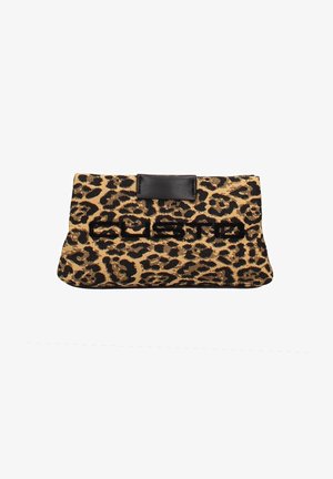 Borsa a tracolla con stampa leopardata, caratterizzata da un manico in pelle nera e tessuto testurizzato. La forma è rettangolare, con audaci accenti neri.